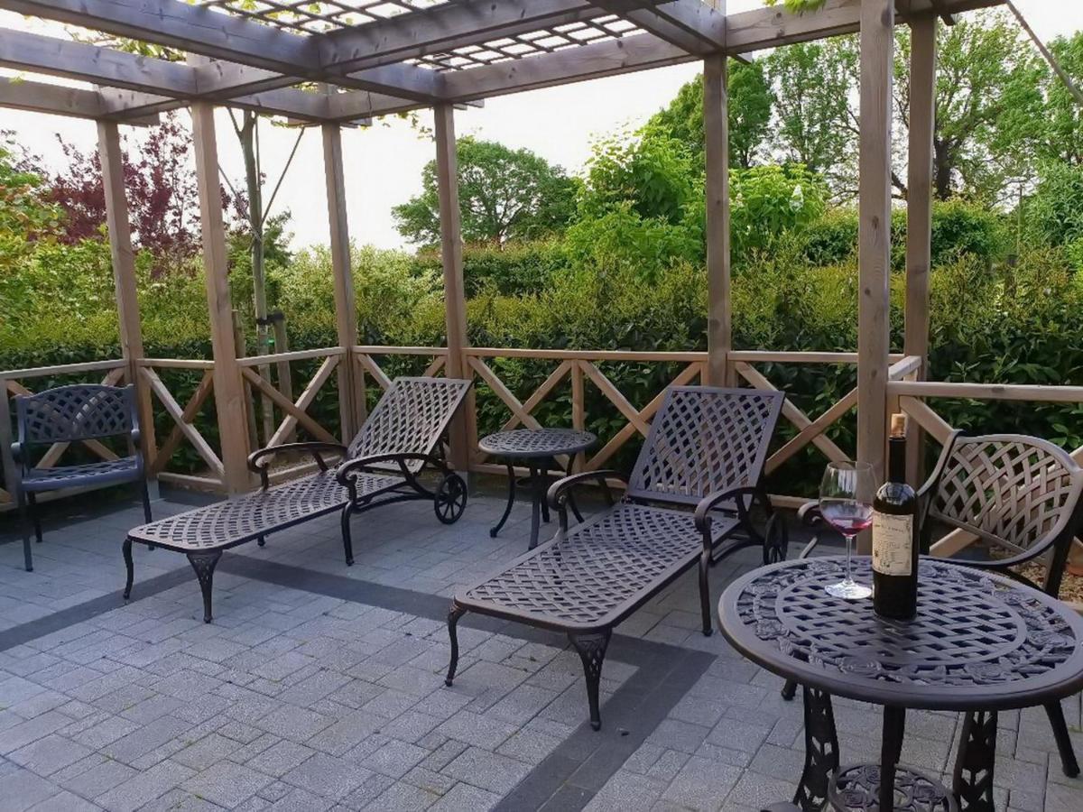 B&B Secret Garden Adults Only Voeren Exterior photo