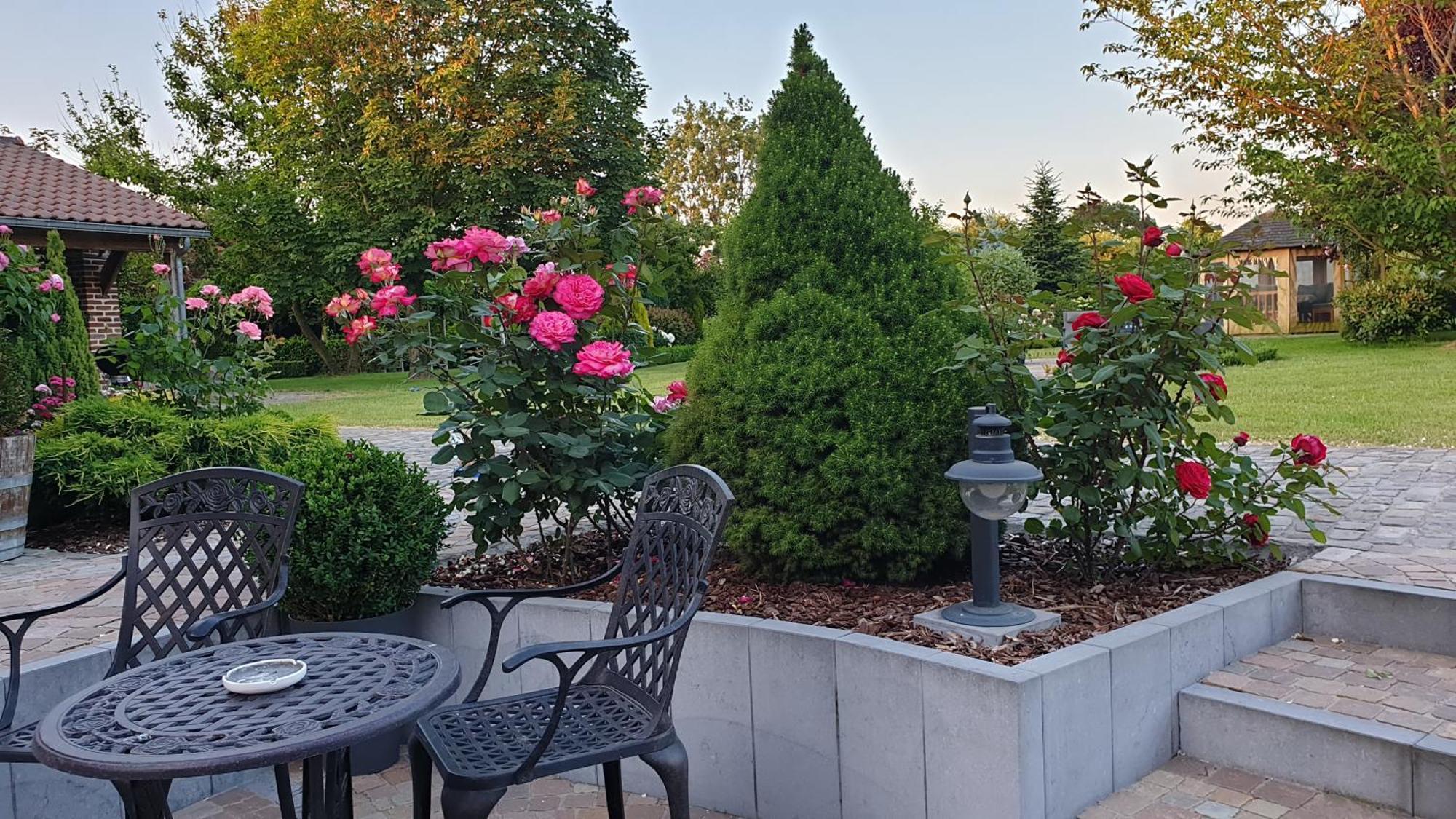 B&B Secret Garden Adults Only Voeren Exterior photo